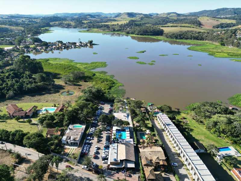 Lake Club